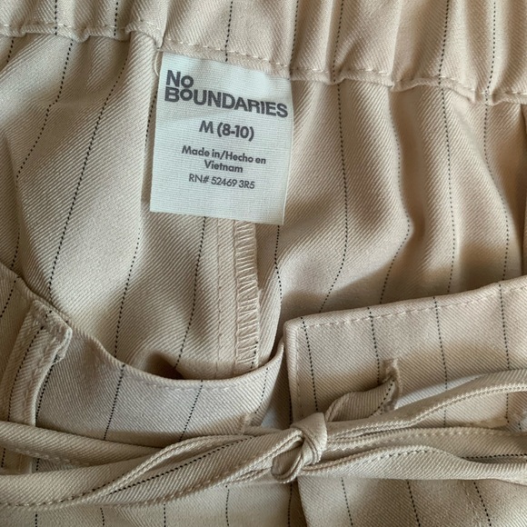 NWT Elegant Cream Wide-Leg PinStripe Pants - Picture 8 of 8